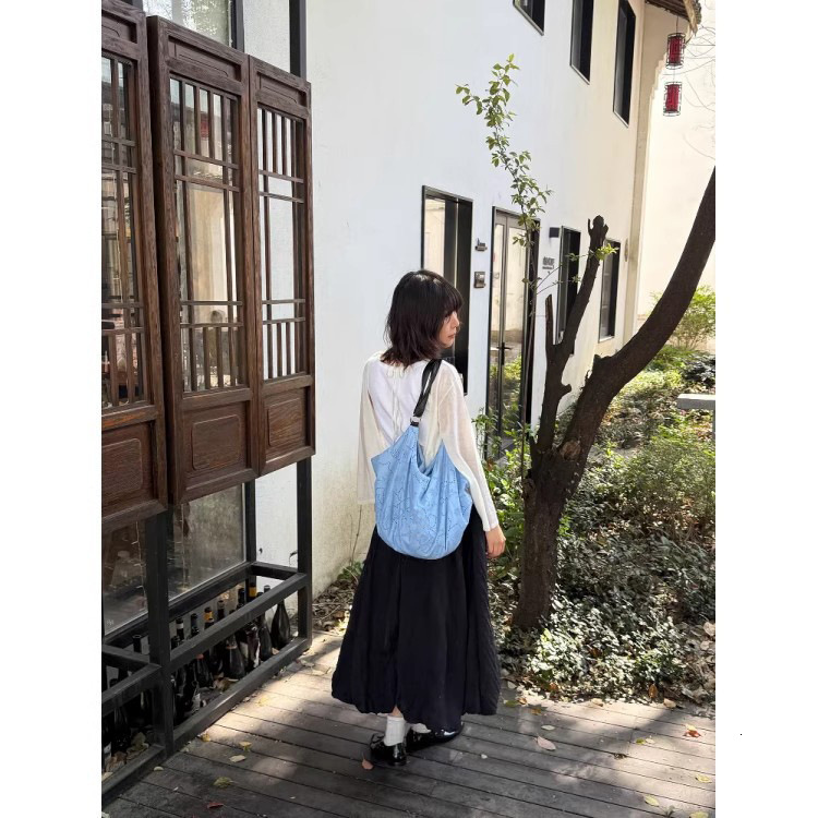 2025 autumn new Korean version niche design casual lazy style handbag lightweight women's shoulder bag designer diagonal cross bag