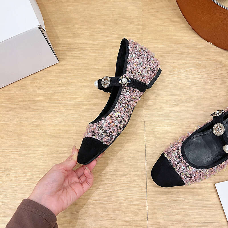 Inner Height Increase Li Zhen Women's New Versatile French Style Metal Badge One-Word Buckle Strap Round Toe Flat Single Shoes for Women