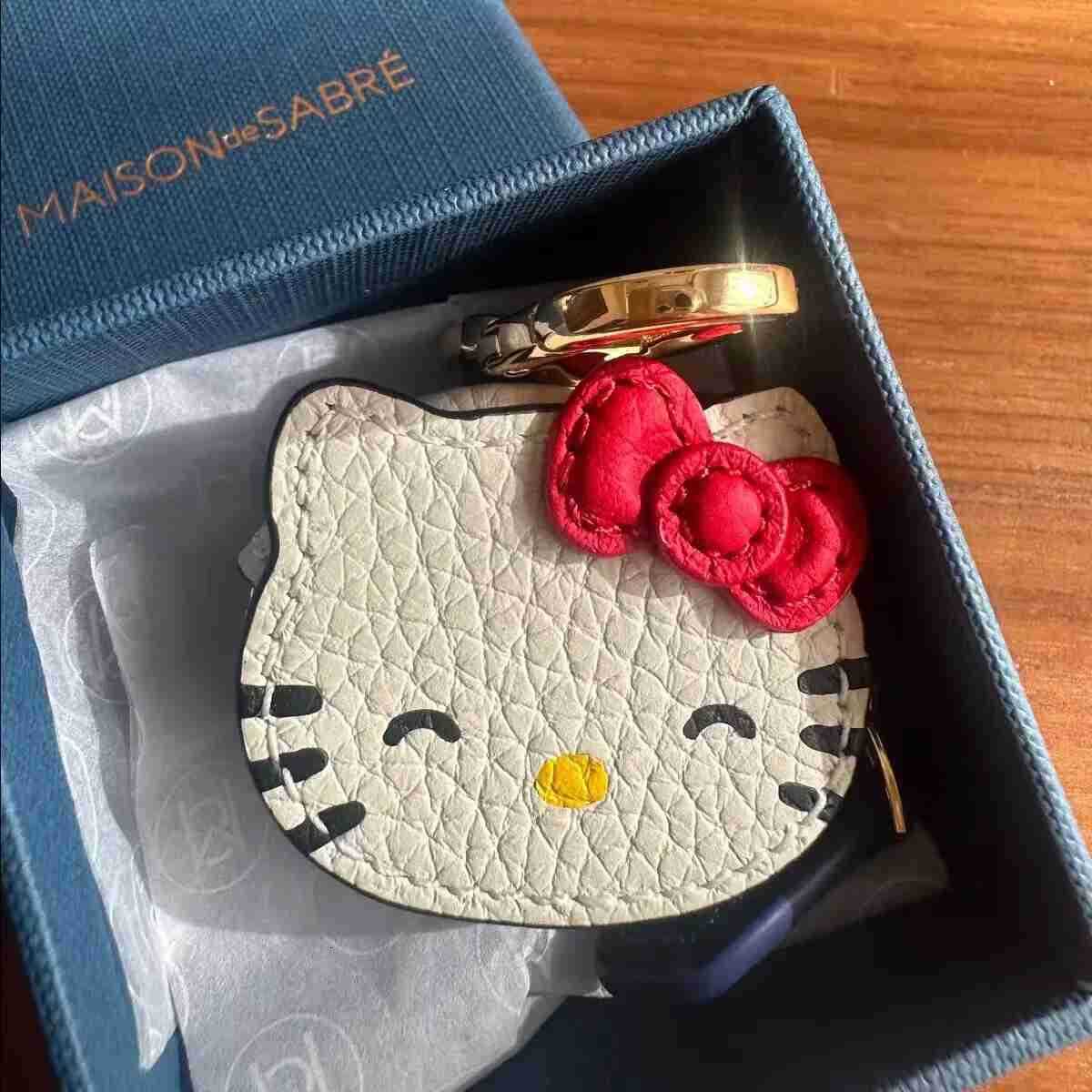 Sanrio Portable Sanrio Character Pouch: Perfect Size For Earing Stowage And More (L250904)