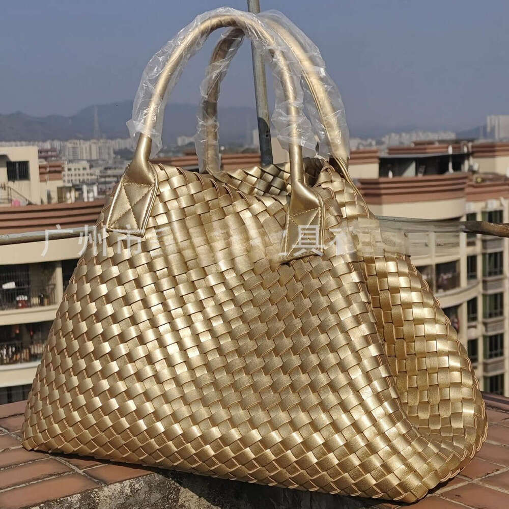 2025 New Woven Tote Fashion High-end Celebrity Style Trendy Handbag Shoulder Bag