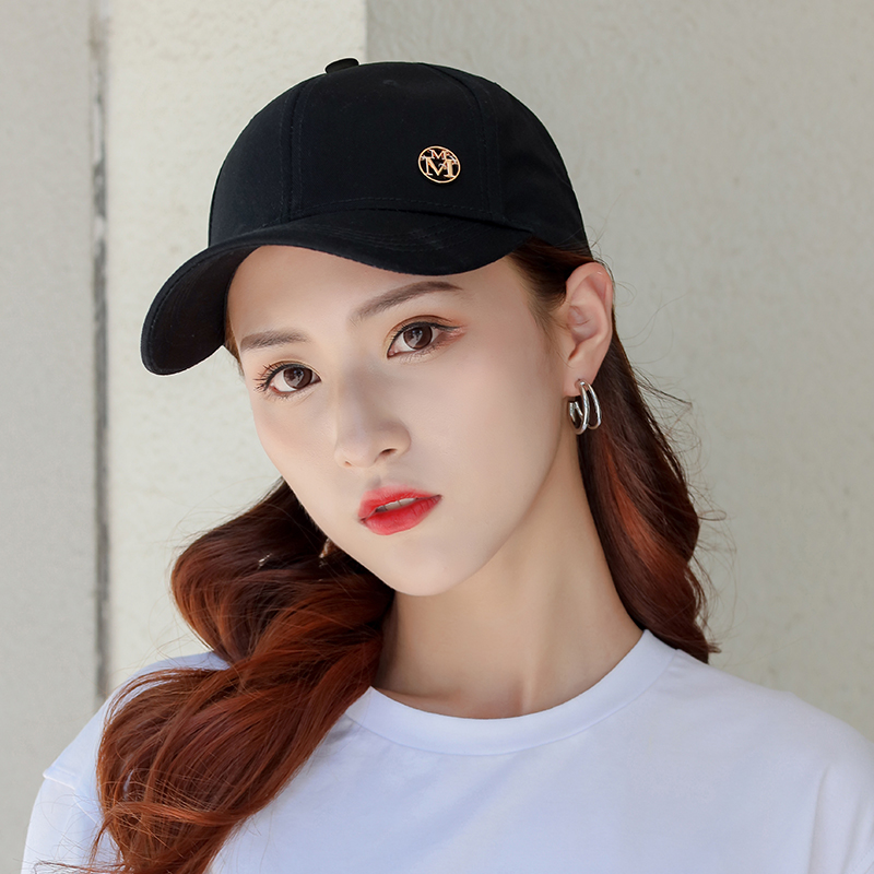 Cotton baseball cap, foreign trade style, with metal logo, fashionable and versatile, unisex style