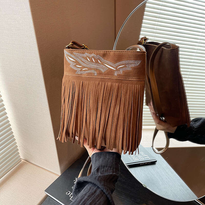 Ethnic Style Single Shoulder Women's Niche High-end Tassel Embroidery Leather Small Square Outdoor Travel Atmosphere Crossbody Bag