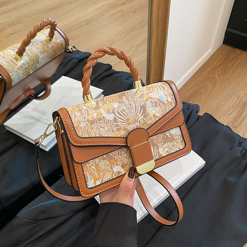 DHEssentials 2025 Butterfly Embroidery Flap Bag Minimalist Luxury Crossbody Purse