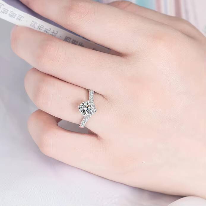 Forever love Promise Queen Joyful Charming Moissanite Luxury Silver 925 Simple Women Ring