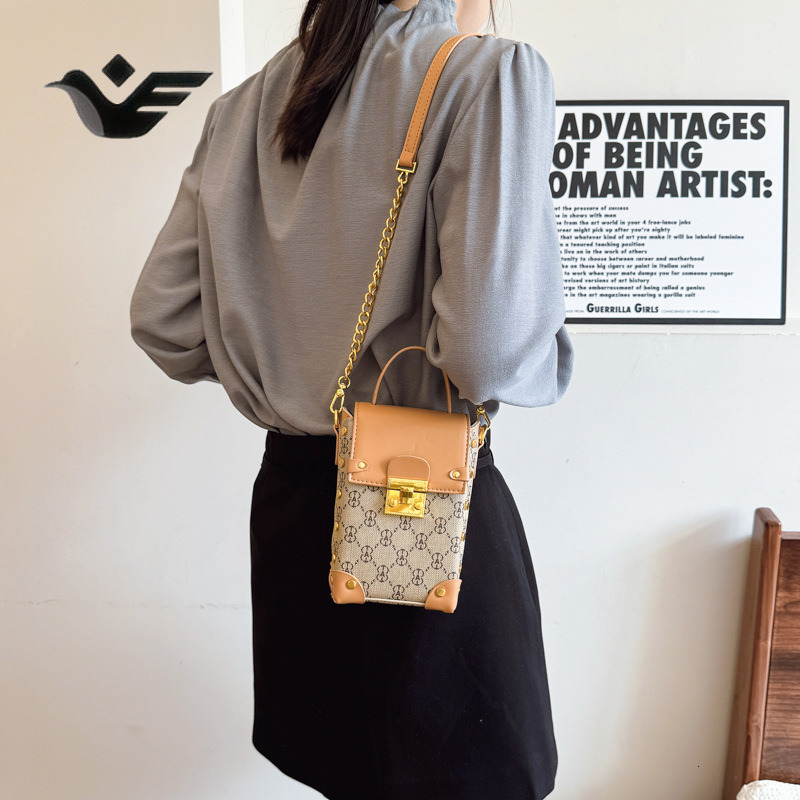 Feiyan Free Shipping New Designer Bag Luxury Shopping Bag Retro Small Bucket Exquisite Compact Handbag Niche Versatile Printed Light Luxury Crossbody 