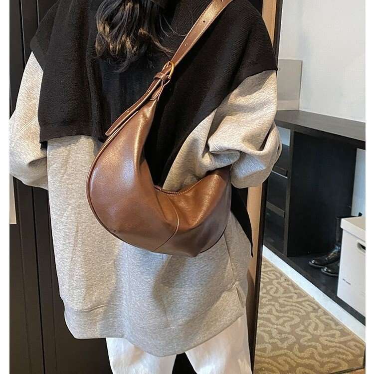 Single Shoulder Tote for Women, Large Capacity, 2025 New Spring Summer Casual Versatile High-Quality Texture Crossbody Dumpling Bag