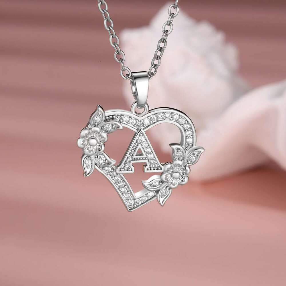 Personalized Gold Heart Initial Necklace 26 Letter CZ Flower Pendant Niche Versatile Jewelry for Women