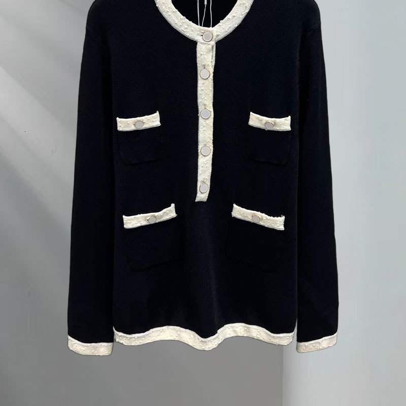 Fall New Ladies Black White Contrast Pullover Knit Sweater, Designer Round Neck Button Detail Wool Blend Top, Y2K Style Four Pockets Classic S0908