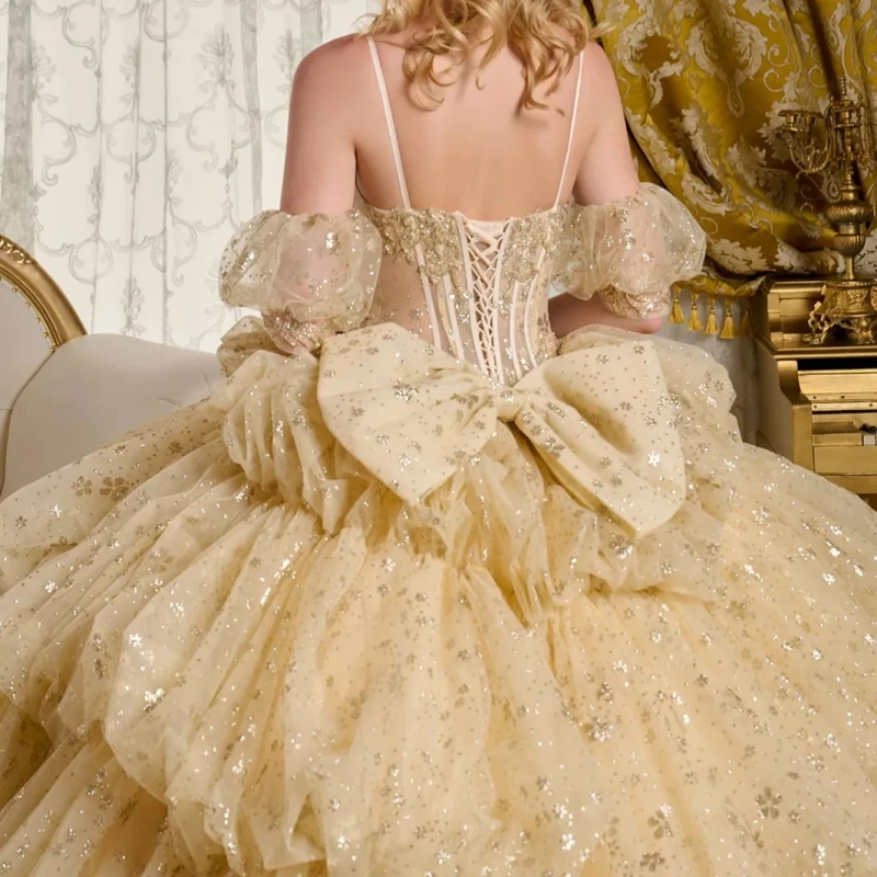 Champagne Shiny Quinceanera Dresses Ball Gown Spaghetti Strap Applique Lace Beading Crystal Tull Sweet 16 Dress Vestidos 15 De Anos