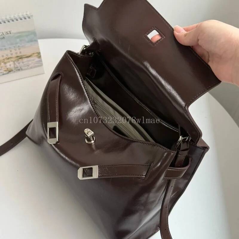 New Designer Shoulder Bags for Women Fashion Casual Large Capacity Handbag Armpit Soft Pu Leather Tote Commute Bag