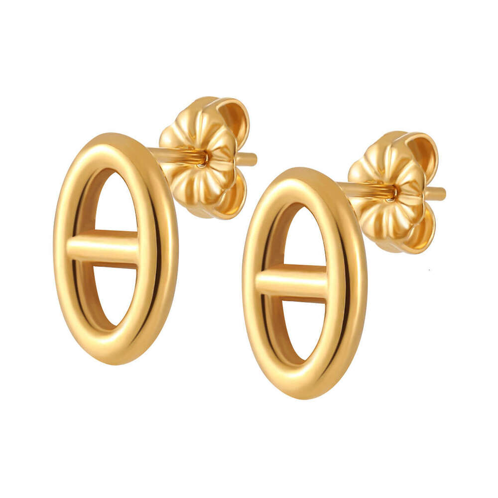 Korean Style New Fashion Personality Pig Nose Earrings for Women, Niche Design, High-end Feel, Versatile Titanium Steel Gold-plated Ear Jewelry