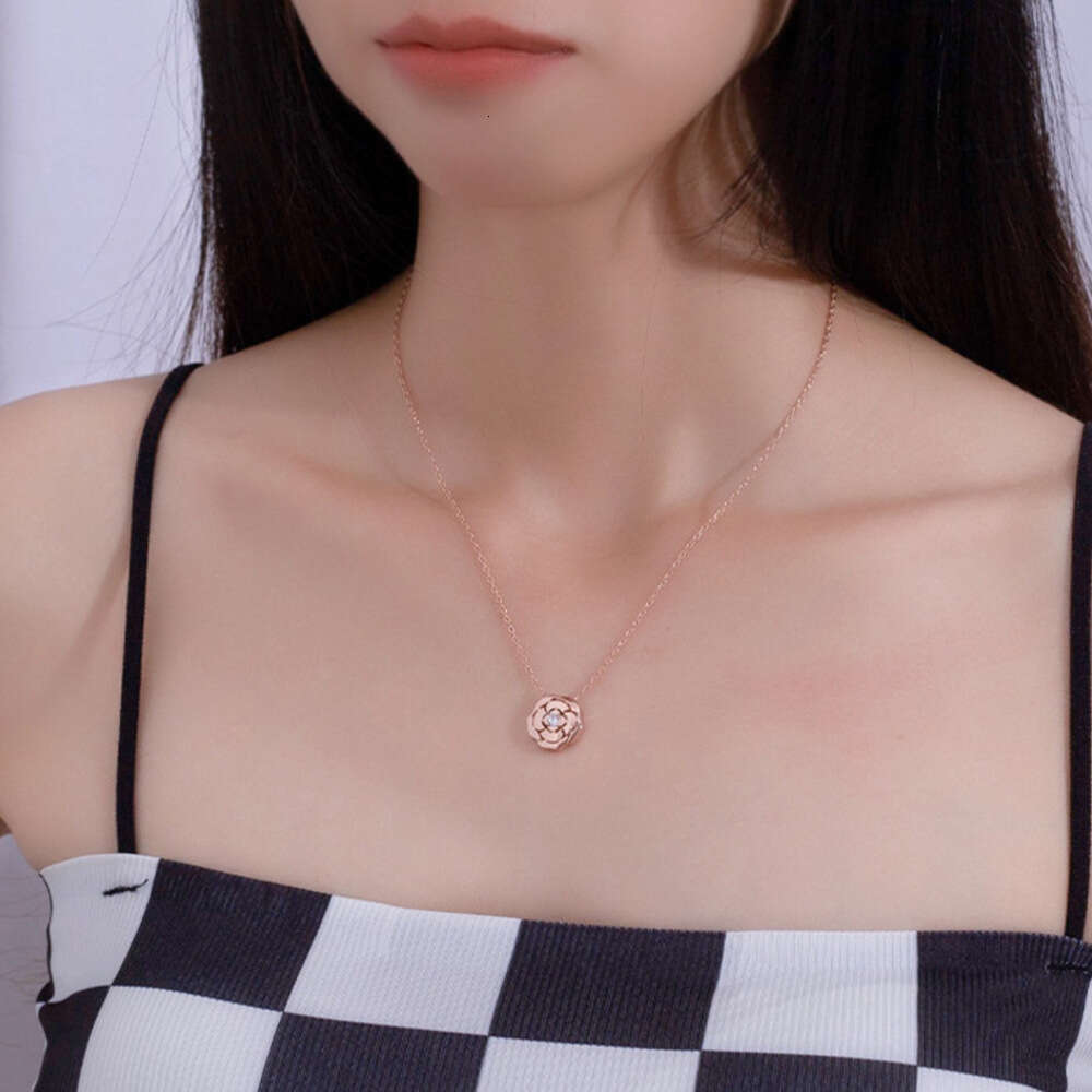 Camellia Necklace for Women Ins Style Niche Design Set Sweatshirt High-end Trendy Choker