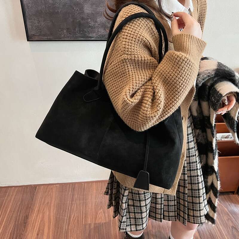 Korean Style Winter New Suede Tote Large Capacity Commuter Handbag Underarm Versatile Magnetic Buckle Shoulder Bag for Women