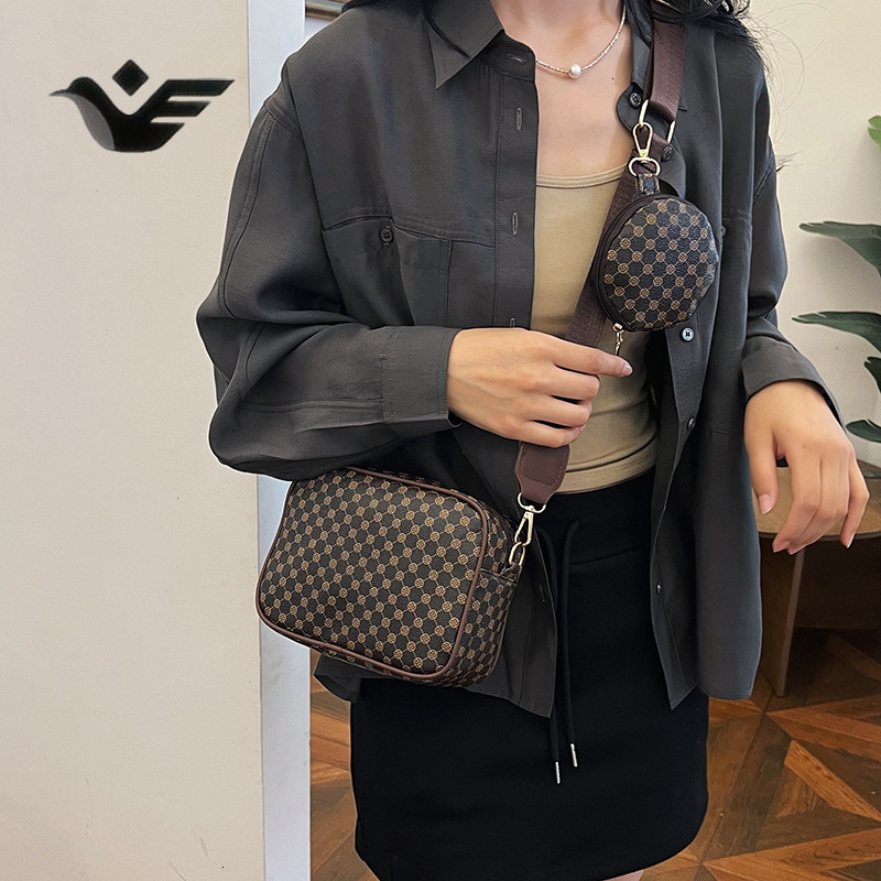 Feiyan Free Shipping New Designer Bag Luxury Shopping Bag Trade Retro Small Square Bag Simple Wide Shoulder Strap Crossbody Bag Textured Single Should