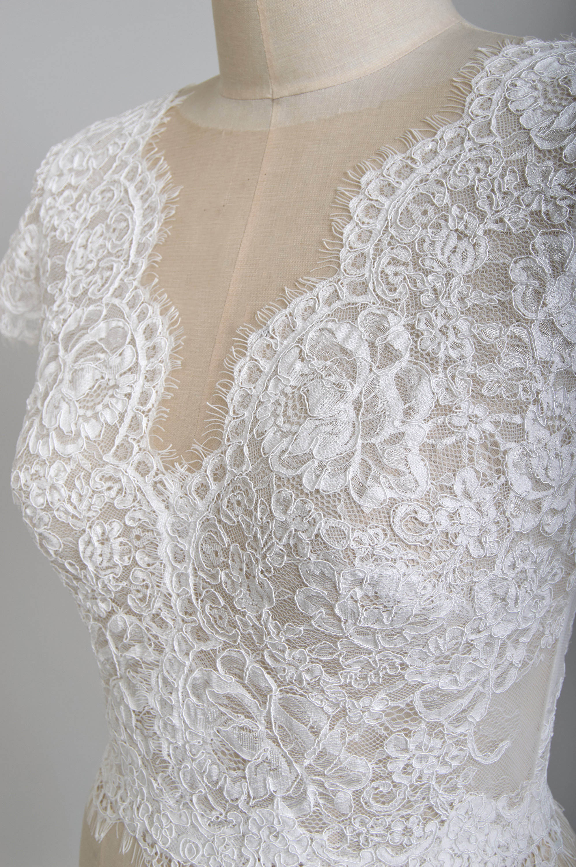 Fashion Wedding Lace Wraps Jackets Short Sleeves V-neck Bridal Custom Made Lace Wedding Accessories Customized