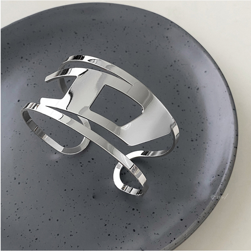 Metal Double-Layer Hollow Arm Niche Fashion Personality Exaggerated Bracelet for Women Simple High-End Feel Jewelry