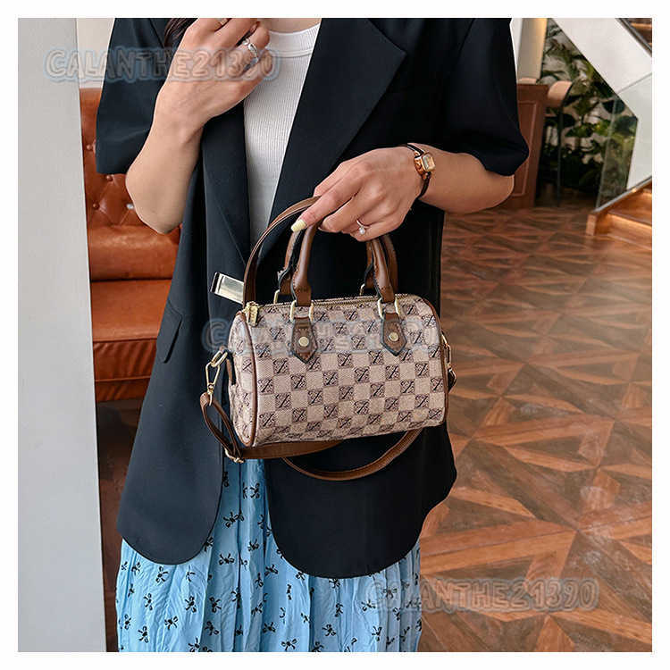 Womens Bag Bag Classic Print Simple and Atmospheric Commuting Travel Special Offer Handbag Shoulder Bag Womens Bag H250904