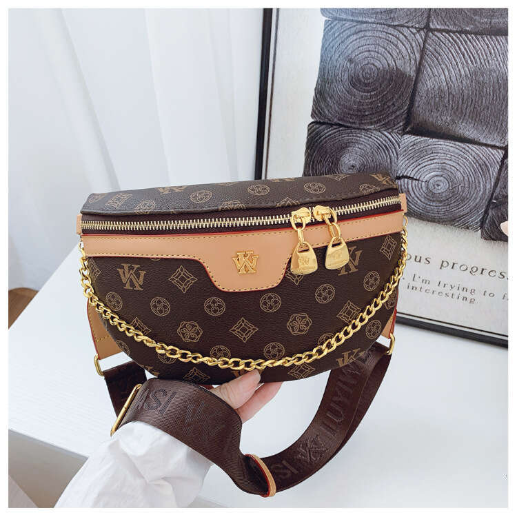 Designer Bags Crossbody Bag for Women Wide Strap Crescent 2025 New Pattern Printed Ladies Trendy Chest Single Shoulder Crossbody Bag with Chain