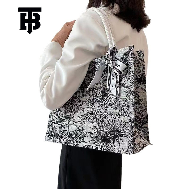 TB BHULAMTE Designer s bag New Women's Bag Trendy Fashion Commuter Large Capacity Tote Bag Girls Printed Shoulder Bag Backpack Manufacturer Whole