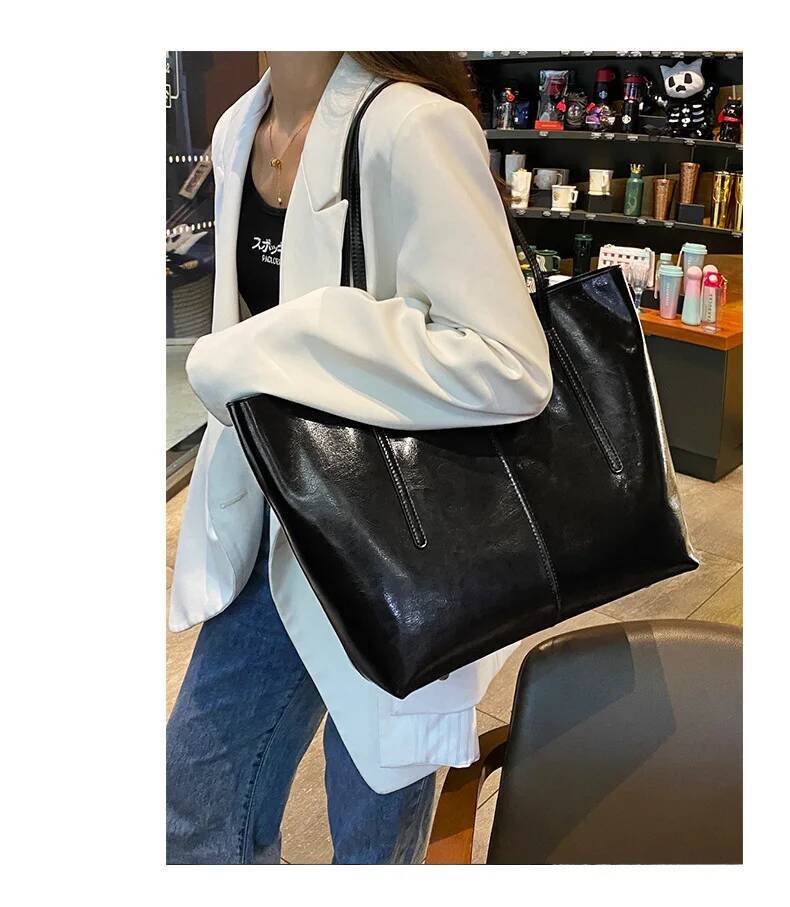 Commuter fashion 2025 versatile leather tote Foreign texture large-capacity cowhide women's shoulder bag