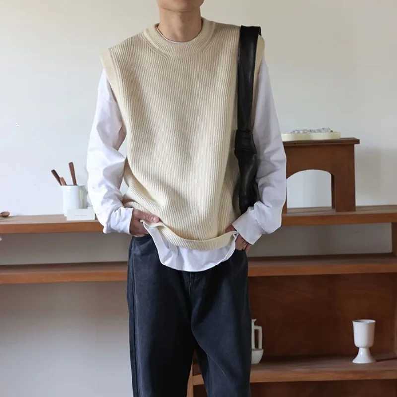 Autumn New Round Neck Sweater Vest for Men Korean Fashion Design Loose Casual Solid Color Knitted Sweater Vest Men and WomenXJ250904