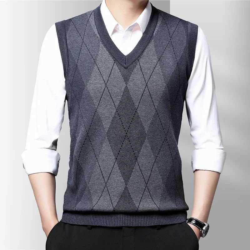 New Mens Casual Fashionable Warm Sweater Vest Vneck Versatile and Comfortable Soft Knitted Business Casual TopXJ250904