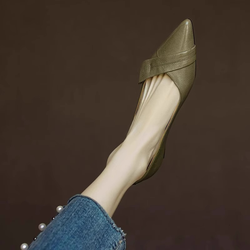 2025 New Women's Pointed Flat Shoes Designer Fashionable Soft Leather Soft Bottom Commuting Women