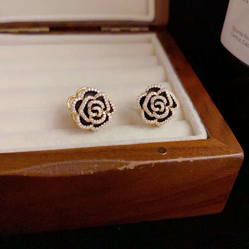 Niche Fashion Double-Sided Camellia Flower Ddmyday Ear Cuffs Internet Celebrity Unique Design Exquisite Versatile Super Shiny Earrings Ddmyday