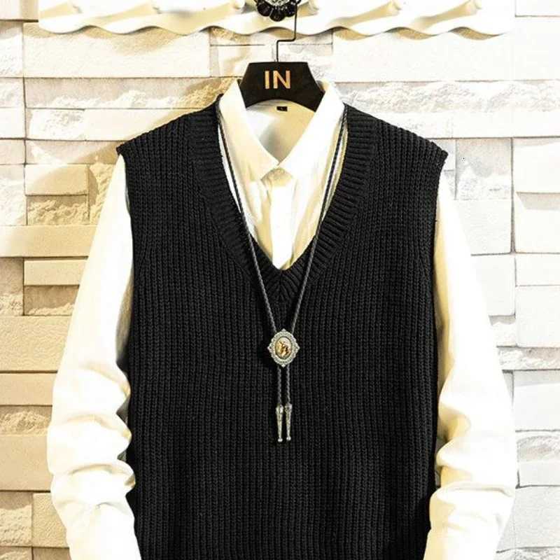 Mens Clothing V Neck Plain Vest Knit Sweater Male Sleeveless Solid Color Waistcoat Classic Cheap Best Selling Products 2024 HotXJ250904