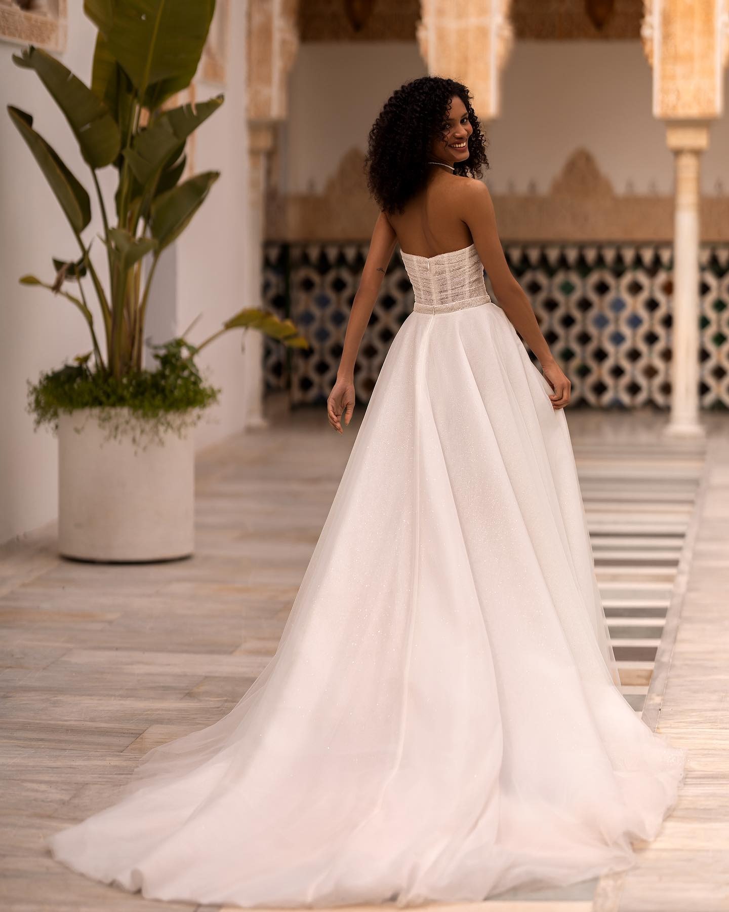 Classic Mermaid Wedding Dress Sequins Lace Bridal Gowns Strapless Sleeveless Detachable Train Dresses Custom Made vestidos de novia