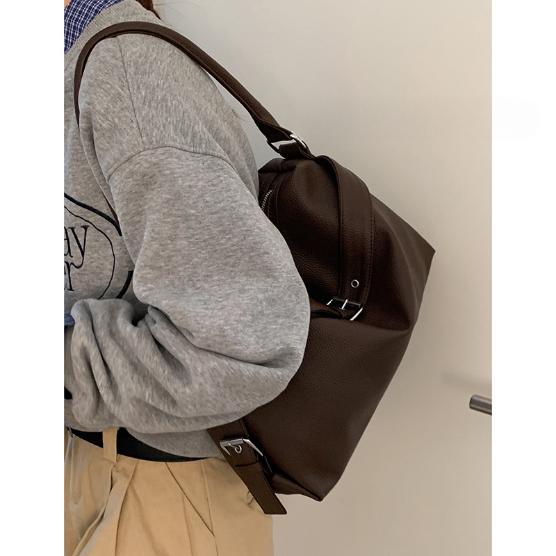 2025 autumn new retro handbag with large capacity, niche design, fashionable and simple crossbody bag, designer shoulder bag