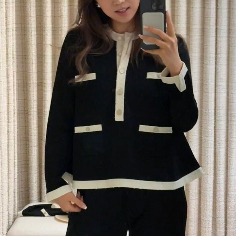 Fall New Ladies Black White Contrast Pullover Knit Sweater, Designer Round Neck Button Detail Wool Blend Top, Y2K Style Four Pockets Classic S0908