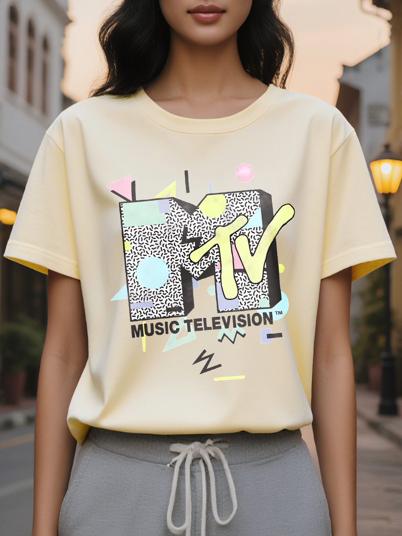 Te MTV Women s Graphic Print T Shirt Retro Music Teion Design With Leopard Spots Lighting Bolts Semi Sheer Round Neck