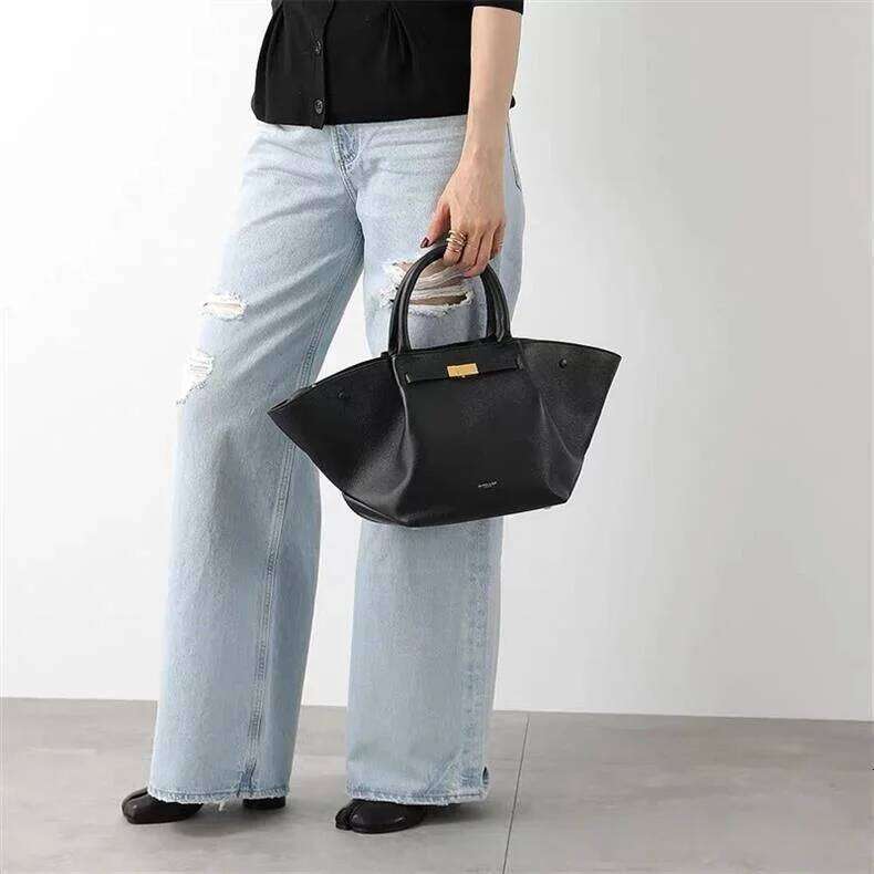 Wing-shaped Handbag Dumpling-shaped Large Capacity Tote Crossbody Commuter Versatile Everyday Bag