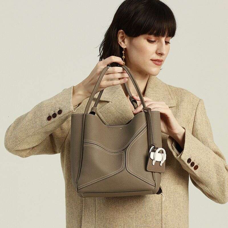 Large Capacity Shoulder Cowhide Handbag Ladies High-End Sensory Exchange, Hardworking Handbag, Crossbody Bag