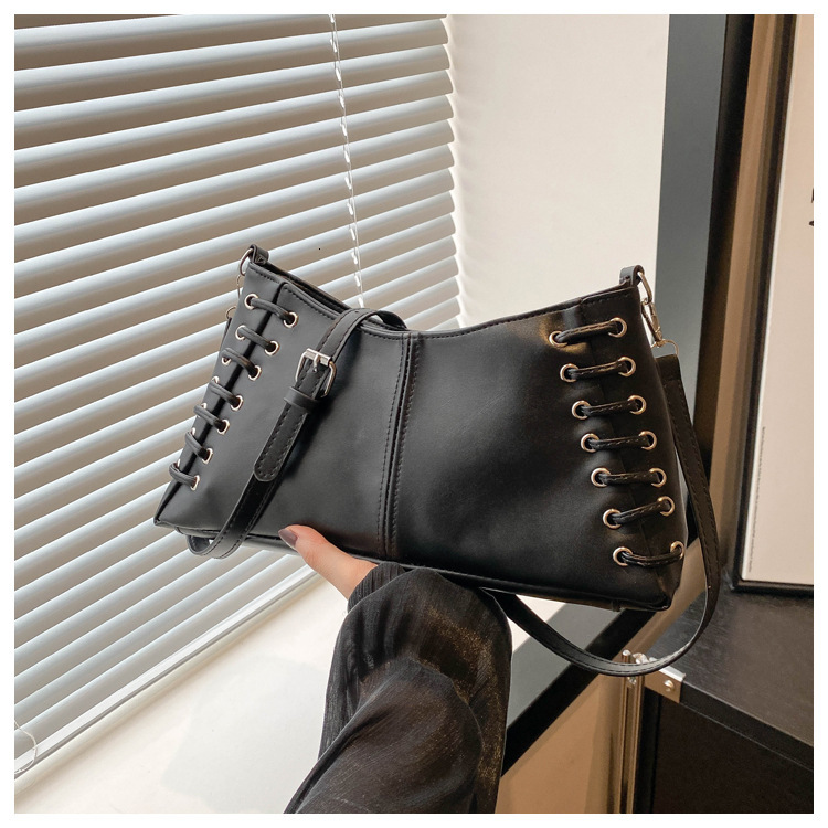 Autumn new designer bag women s crossbody bag niche design women s woven bag armpit bag simple and fashionable women s shoulder bag