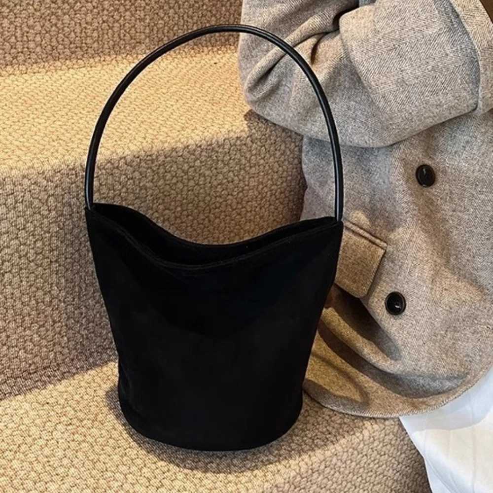 Women Suede Bucket Bag Faux Suede Shoulder Bag Large Capacity Womens Commuting Bags Trendy Solid Color Tote Handbags 2025 Z250903