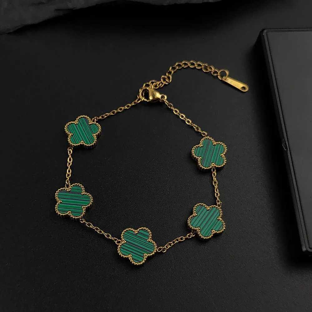 Mussel five plum blossom stainl steel womens exquisite chain bracelet 18K gold plated light luxury lucky jewelryXJ250904