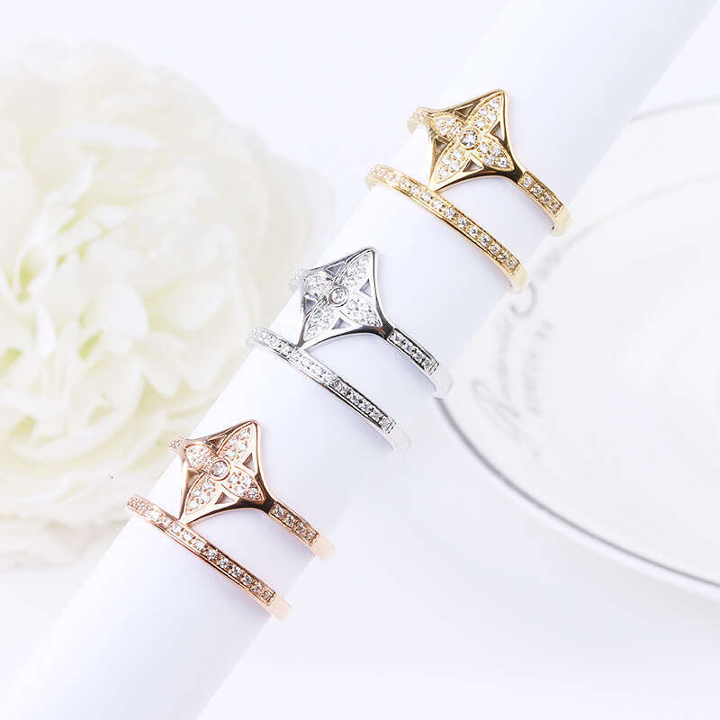 DH collections Luxury - inspired European - American Ins - style Lucky Flower - inspired Diamond - inlaid Fake Two - piece Ring for Women