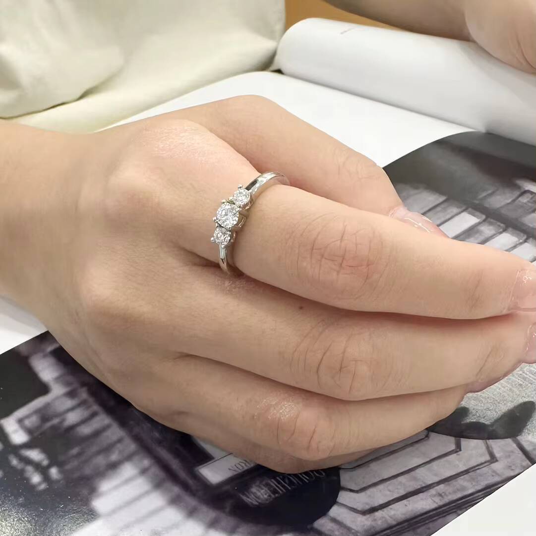 Guangzhou Aivenchy Ladies Ring Fine Jewelry S925 Sterling Silver Rhodium Plated Lab Grown Diamond Women Moissanite Finger Ring