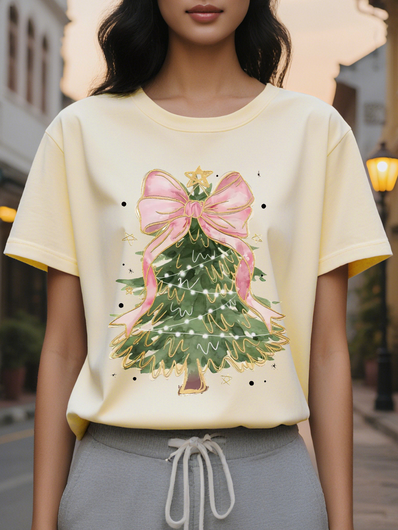 1 elegant women's Christmas tree T-shirt, round neck casual top, cotton mid-length seasonal graphic T-shirt