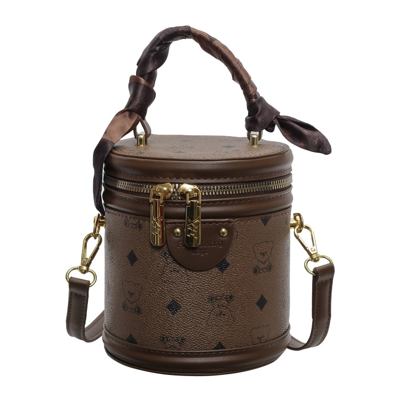 Small bucket bag women's 2025 new temperament handbag fashionable and versatile small bucket high-end shoulder messenger bag