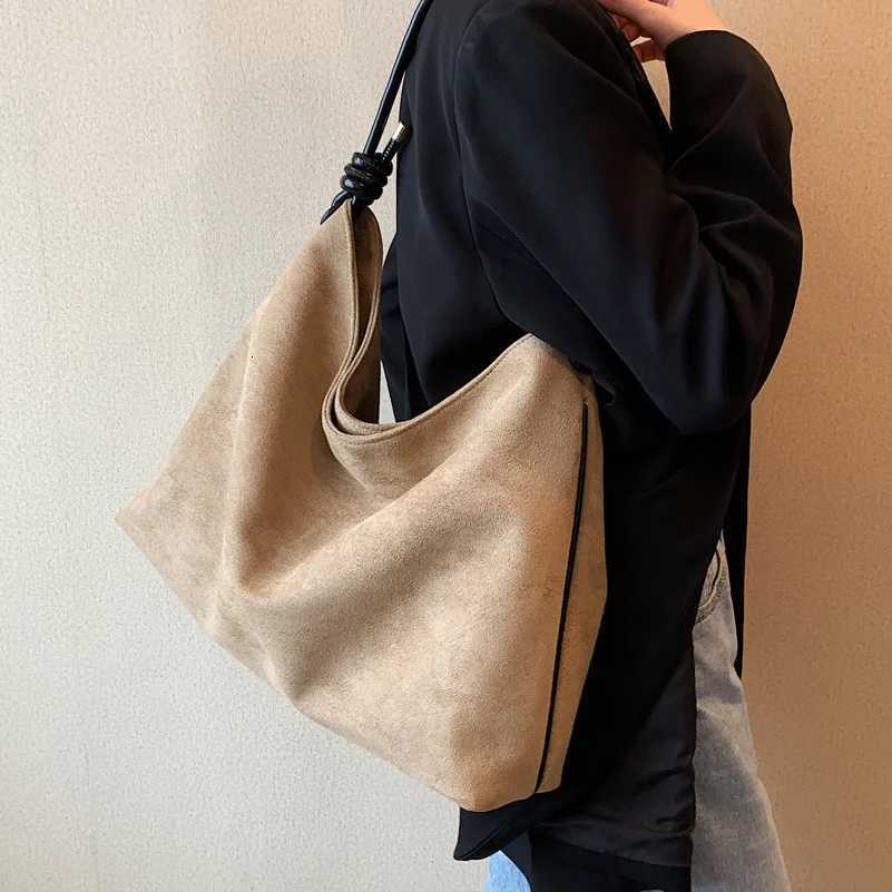 Vintage Scrub Leather women handbag large Capacity Winter new design female Hobos Shoulder bags ladies Faux Suede big tote Z250903