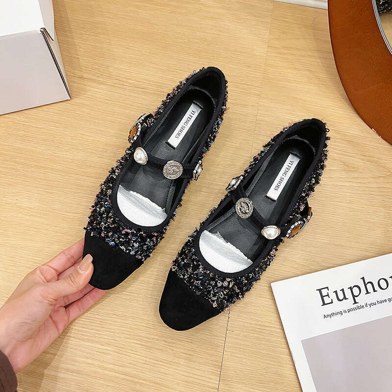 Inner Height Increase Li Zhen Women's New Versatile French Style Metal Badge One-Word Buckle Strap Round Toe Flat Single Shoes for Women