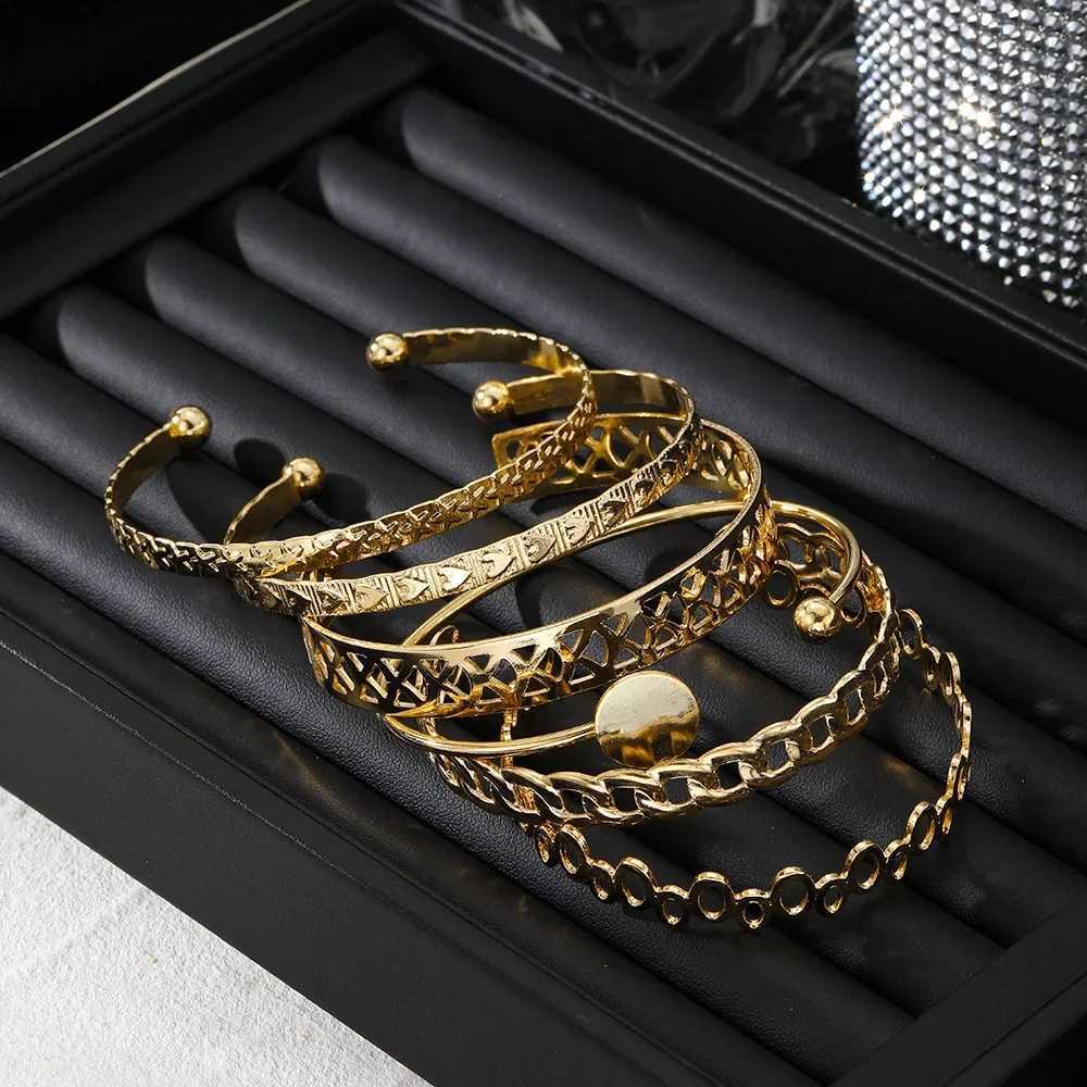 Vintage CShe Gold Color Bracelet Set Simple Metal Open Mouth Adjustable Bracelet for Women 2024 Tren Quality Jewelry GiftsXJ250904
