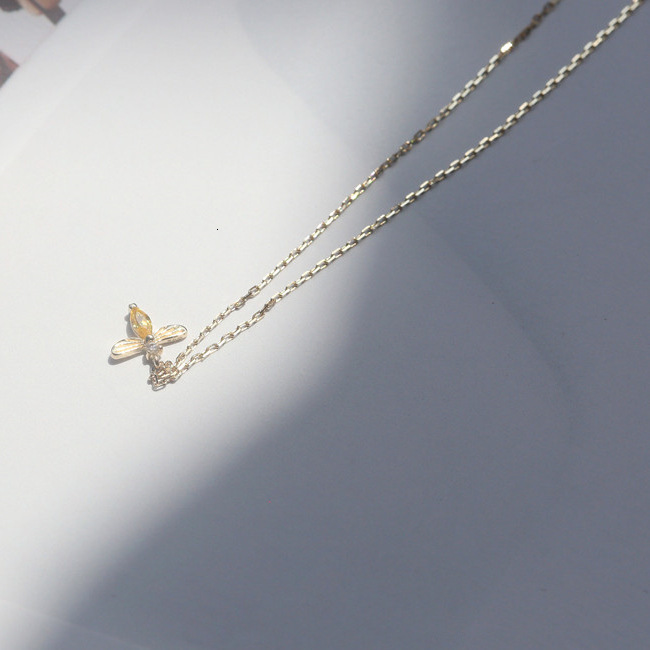 All-over S Sterling Sier Little Bee Necklace for Women Cute Small Simple Pendant Elegant Versatile Collarbone Chain