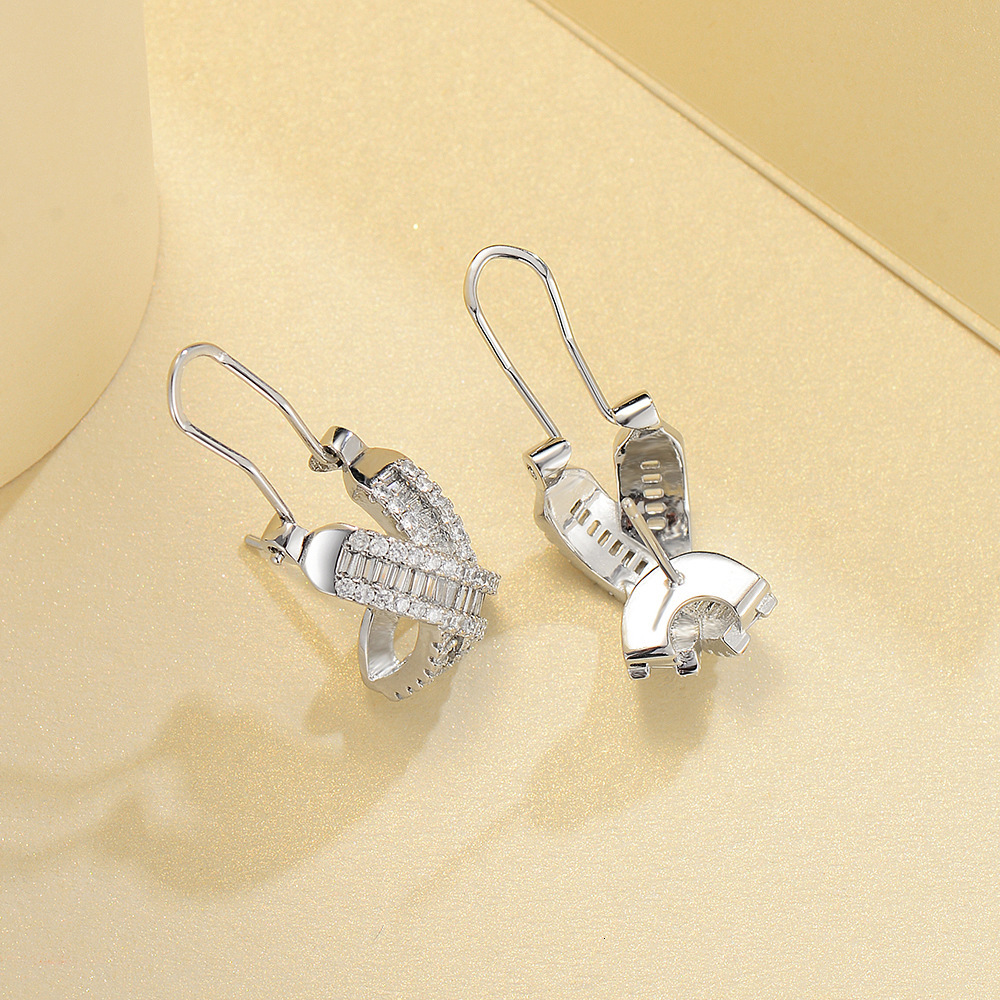 ED179 New Style Cross Earrings Designer Luxury Free Shipping Light Luxury Simple Cubic Zirconia Women's White Gold Earrings