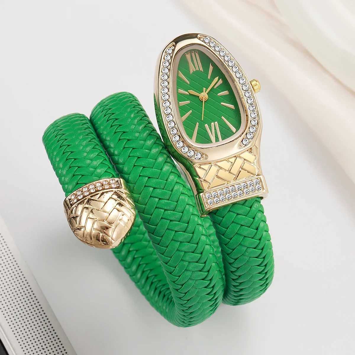 N em forma de cobra diamante incrustado negcios moda casual quartzo temperamento relgio feminino venda quente e explosivo X250904