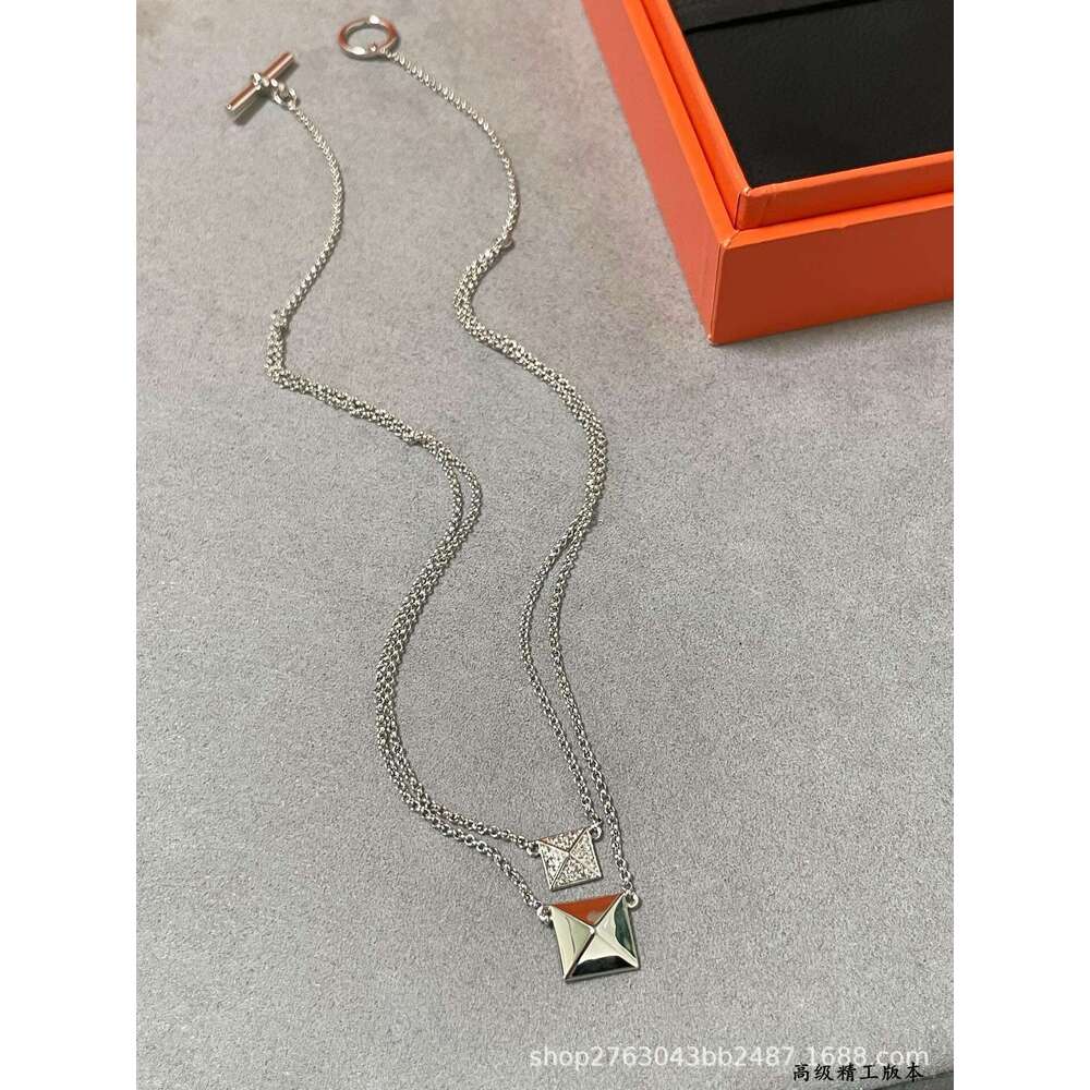 DHcollections V-Gold Square Polished Rivet 3D Necklace with Diamond-Inlaid Pendant, Minimalist Geometric Double-Layer OT Clasp Collarbone Chain,pring