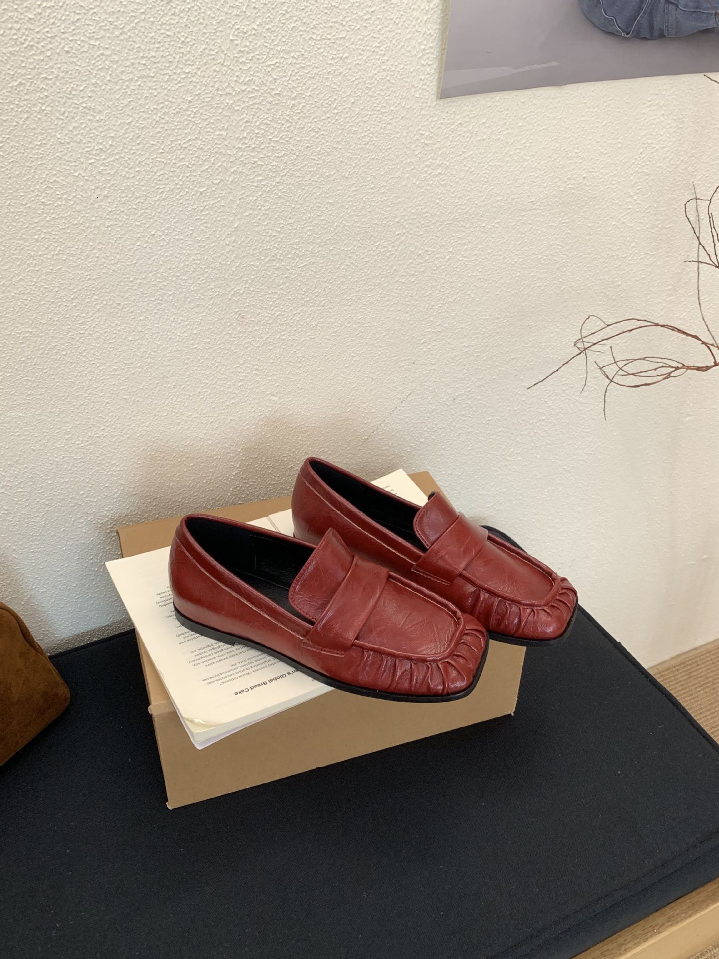 Designer British style square toe pleated casual leather shoes 2025 new Le Fu shoes fashionable women's flat shoes